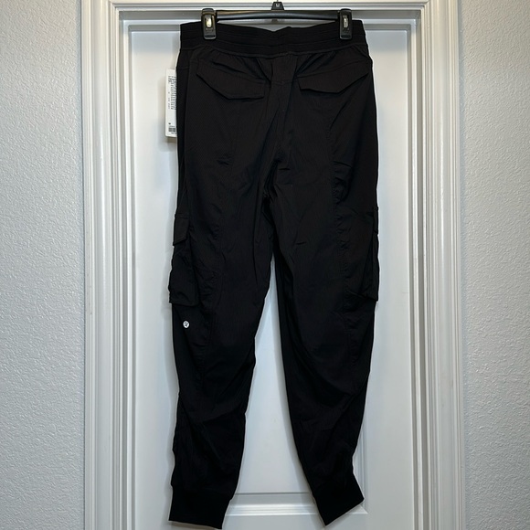 Dance Studio Relaxed-Fit Mid-Rise Cargo Jogger in BLACK Sz MEDIUM - Picture 10 of 15